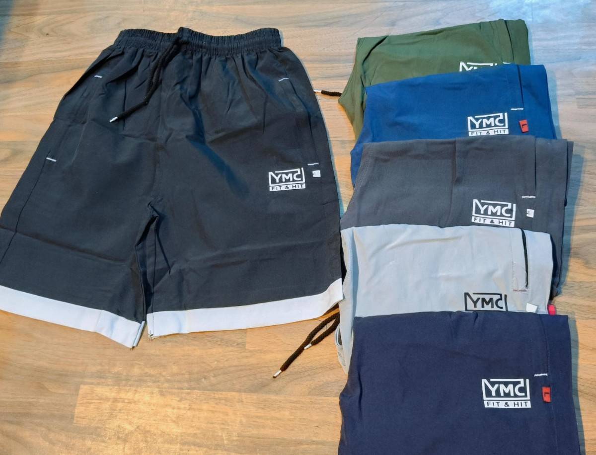 shorts for 2 zip pockets  like a boxer